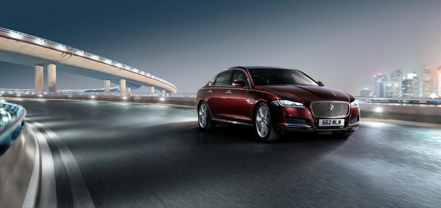  Jaguar XF L 2016 года  (фото 4 из 21)
